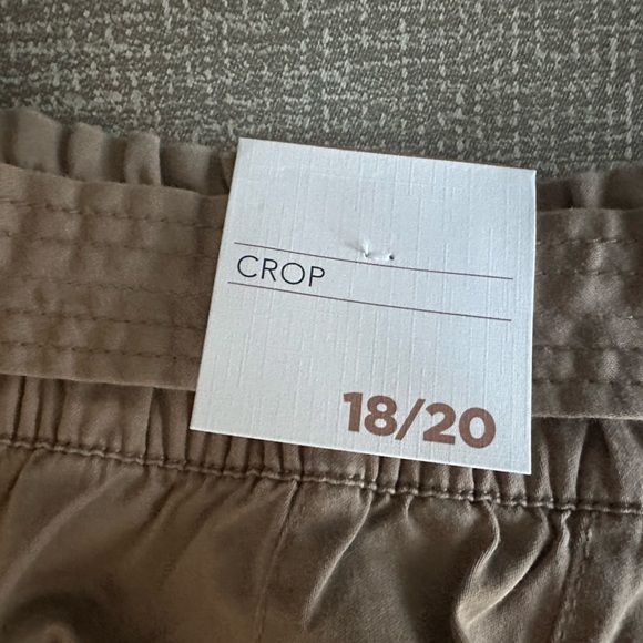 Lane Bryant Cropped Elastic Waist Pull On Tan Pants size 18-20 - Picture 8 of 10